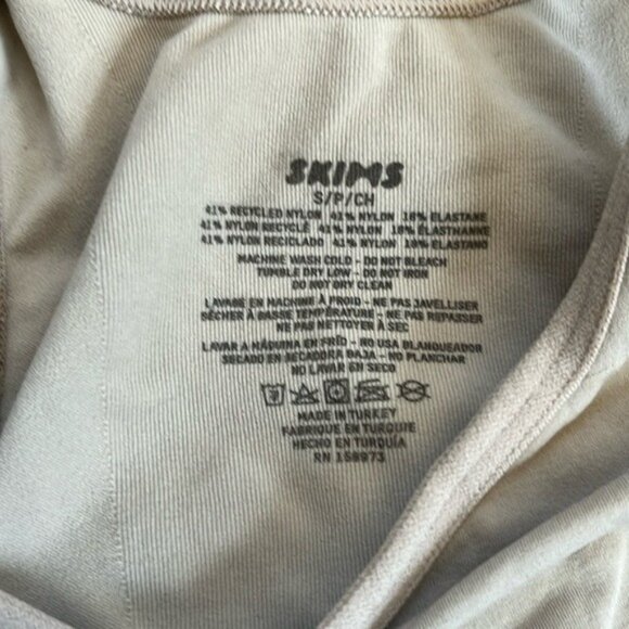 SKIMS Sculpting Thong Bodysuit Clay Beige S (US 4-6) NWOT MSRP $70 - Picture 3 of 7